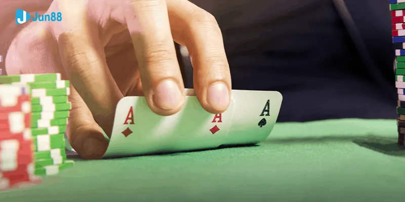 Các đặc điểm nổi bật của trò chơi xì tố