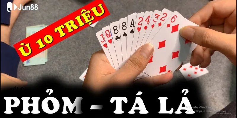 Phỏm là trò chơi dân gian được nhiều người Việt Nam yêu thích