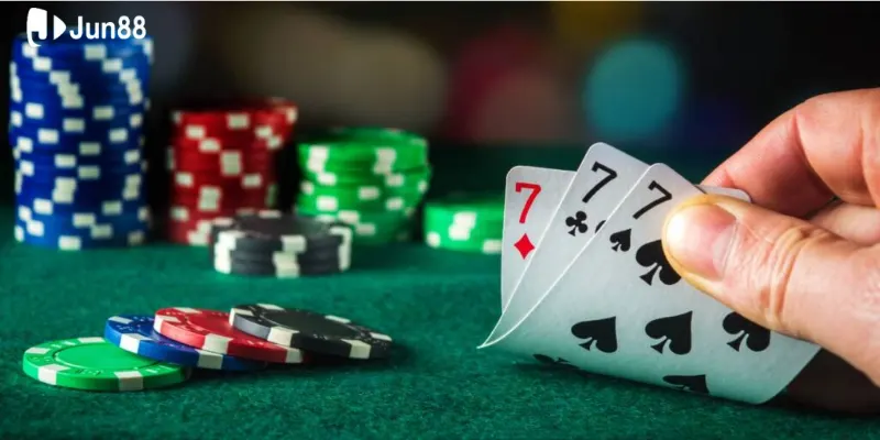 Bí quyết đánh Phỏm hay: Lựa chọn bỏ các quân rác